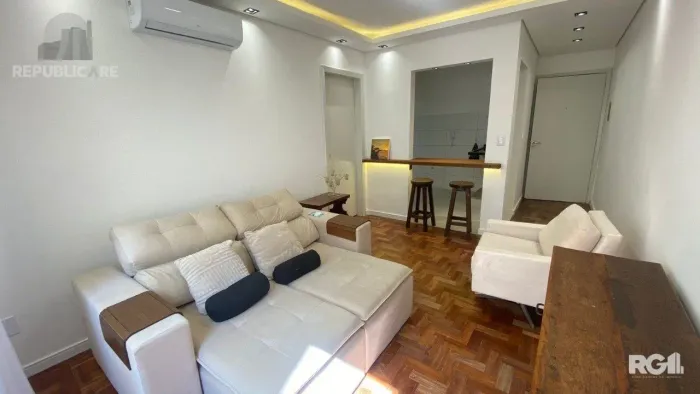 Apartamento, desocupado e pronto para receber você no coração da Cidade Baixa em