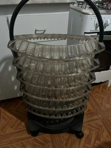 Porta esmalte com rodinha