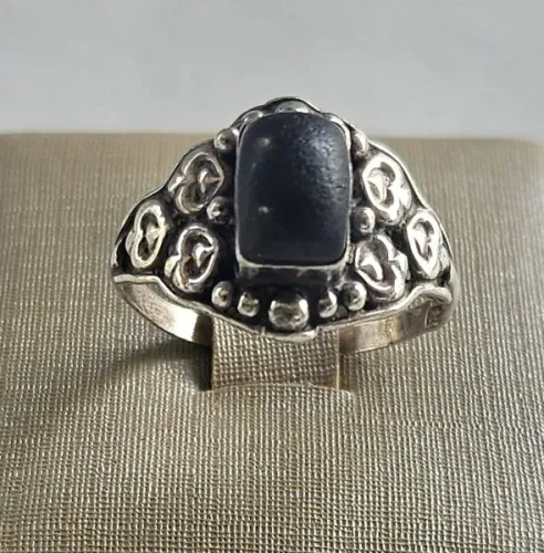 Anel em prata 950 e pedra cabochon
