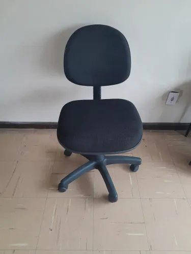 Cadeira giratória pra escritório