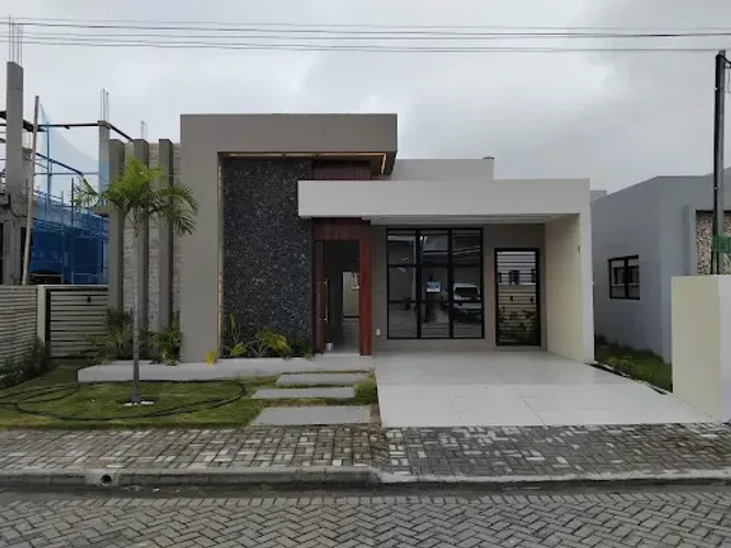 Casa de 120m2 com 3 Quartos + Piscina Privativa, em Condomínio Fechado