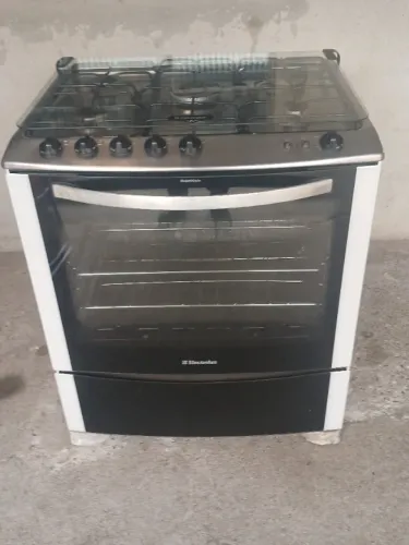 fogão Electrolux cinco bocas em bom estado funcionando perfeitamente