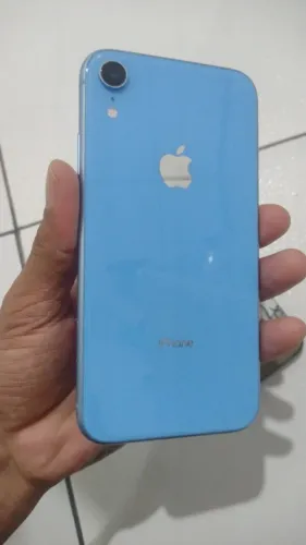 IPHONE XR AZUL - Ótimo para seu dia - dia