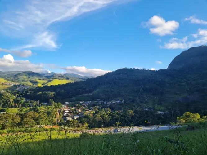 Ótimo terreno em condomínio fechado e com ampla infraestrutura em Amparo