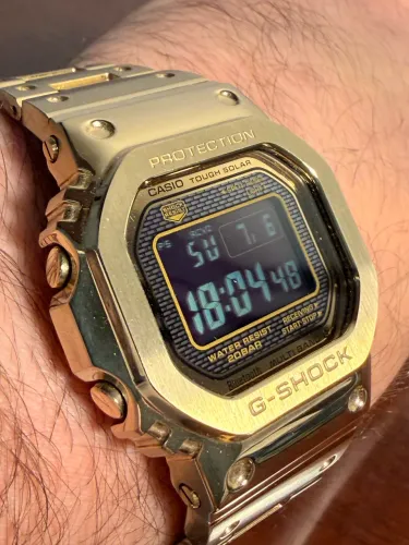 Relogio G-SHOCK dourado de aço