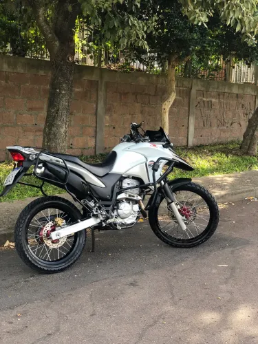 Xre 300 branco pérola 