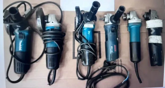 Quatro empilhadeira elétrica 4.1 por dois 840 watts 221 esmerilha deira elétrica 13h47