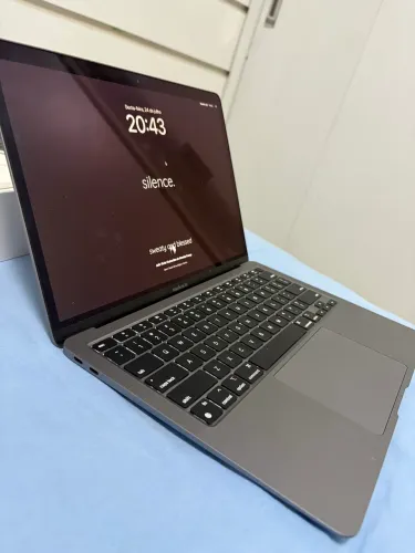 Macbook Air M1 2020