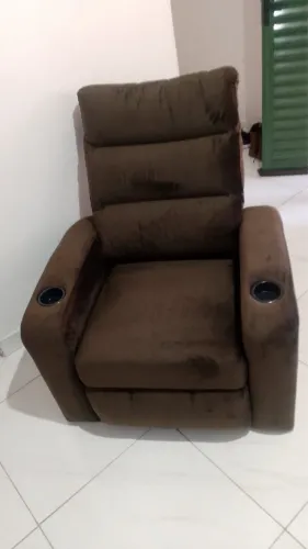 POLTRONA PAPAI HERÓI COM PORTA COPO