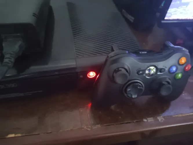 XBOX 360 HD 500GB, FONTE E CONTROLE ORIGINAIS