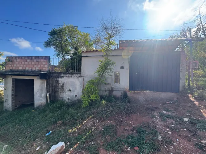 Vendo com urgência!! Casa encontra-se ALUGADA