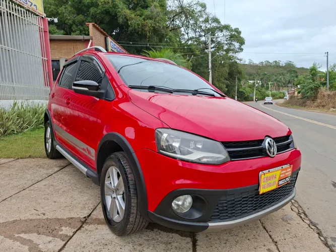 Volkswagen Crossfox 1.6 MI Total Flex 8V 5P 2011