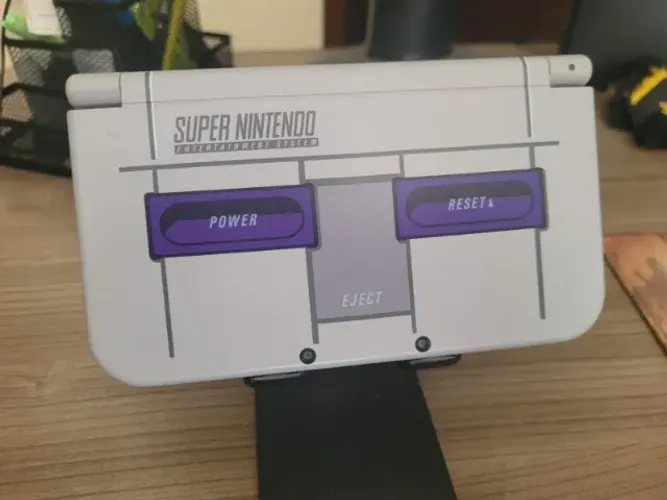 New Nintendo 3DS XL SNES Edition com 22 jogos(3 novos Lacrados)