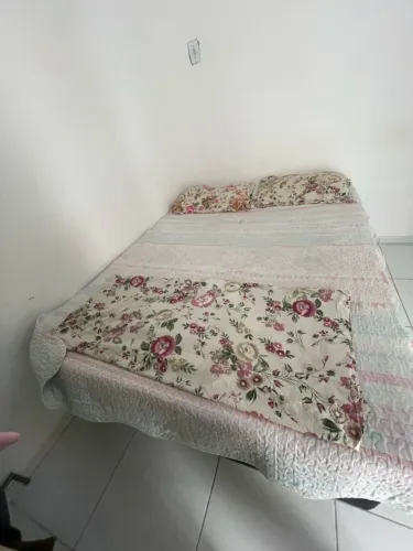 Cama casal ótimo estado