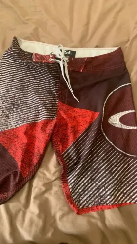 Bermuda Oakley Geomove 44