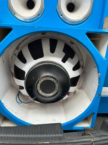 SOM AUTOMOVITO PAREDÃO