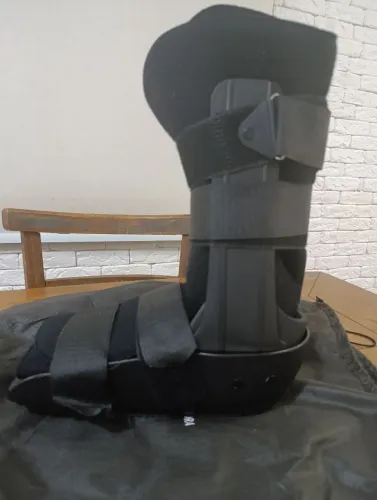 Bota ortopédica cano alto usado 1x