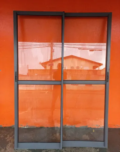 Porta alumínio 1,57 X 2,23 ( tenho 2 iguais )