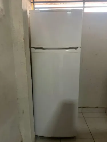 Geladeira para conserto motor