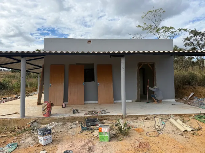 Vendo Casa de 02 Quartos no Sobradinho dos Melos Próx. Da Água Mineral  50% de entrada