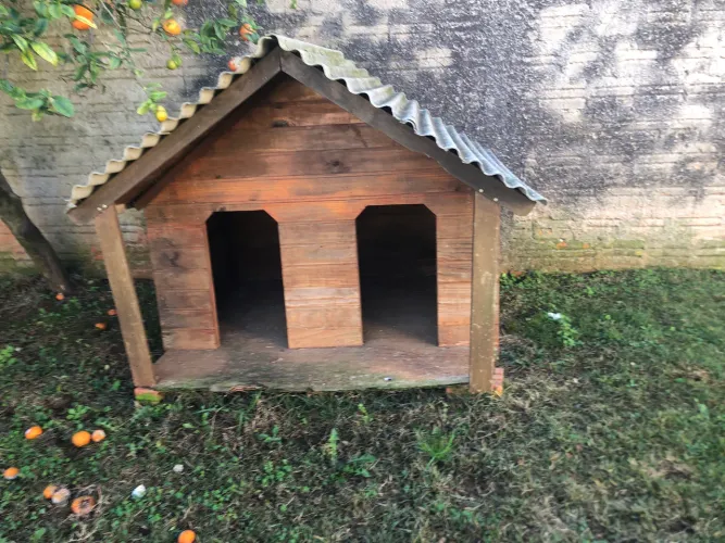 Doa-se casinha de cachorro.