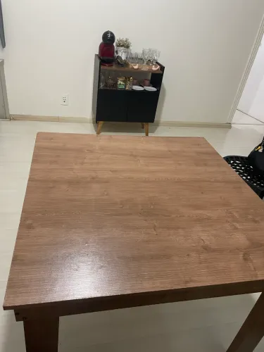 Somente a mesa