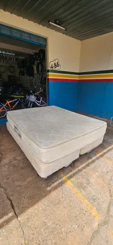 cama box casal Queen size 1.58cm X 1.98cm usados ENTREGA GRÁTIS