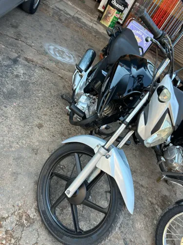 Vende se Honda 160 poucos quilômetros