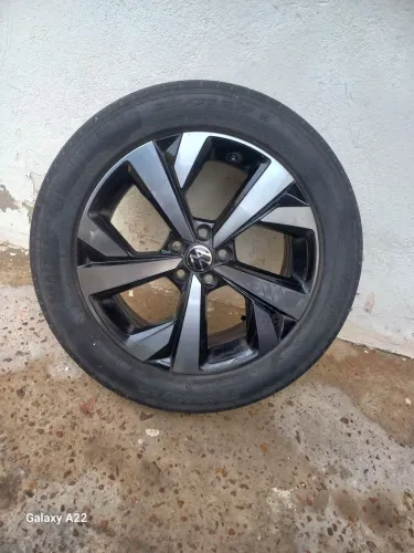 1 aro 17 com pneus