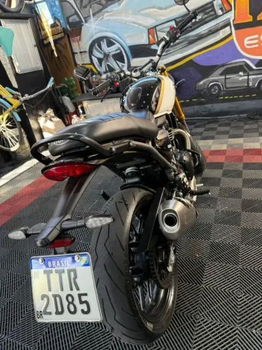 Triumph 400 speed