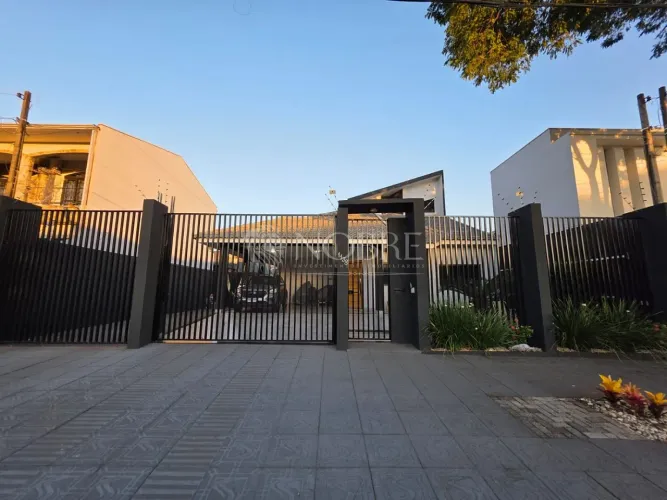 Sobrado com 4 quartos e piscina na Vila Morangueira