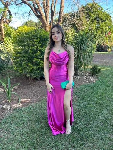 Vestido madrinha fúcsia