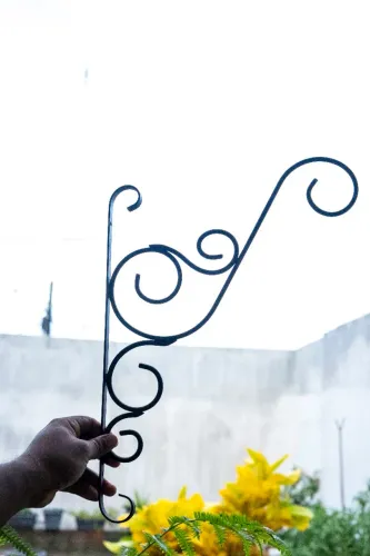 Suporte no Estilo Colonial para Plantas