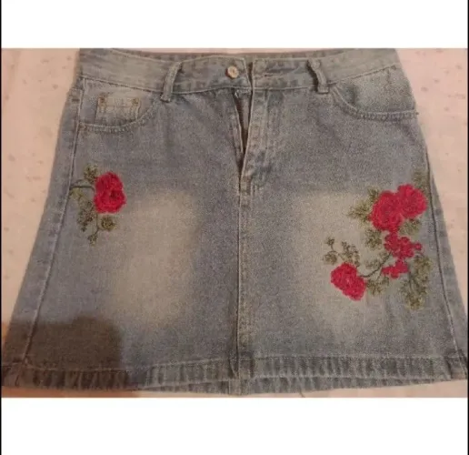 Saia Jeans com Flores vermelhas Rita Modas P