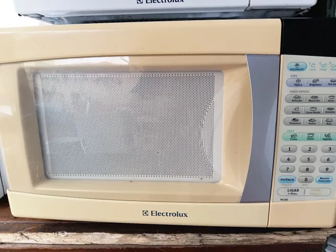 Micro-ondas funcionando 150,00