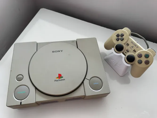 Playstation 1 Fat SCH-9001 (leitor off)