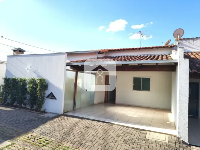 Casa em condomínio para locação no bairro Umuarama