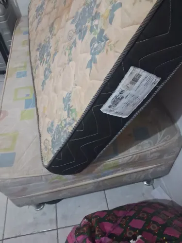 Cama de solteiro com colchão 