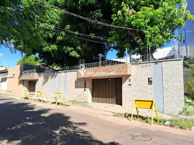 Casa no São Cristóvão com 3 Suítes e Terreno de 600m² | Próxima à João XXIII