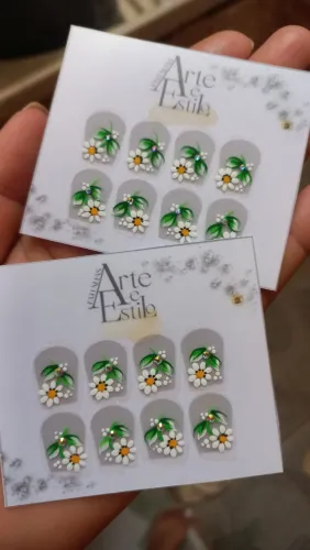 Vendo adesivos de unhas
