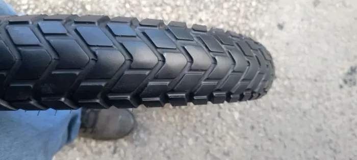Pneu 90 90 19 Pirelli dianteiro