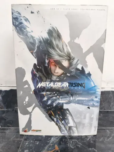 Raiden 1/6 Video Game Hot Toys (modelo VGM 17) Metal Gear Rising: Revengeance