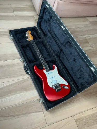 Guitarra FENDER JAPONESA 1989/90. Case RÍGIDO. Incrível. Bem conservada. Aceito CARTÃO