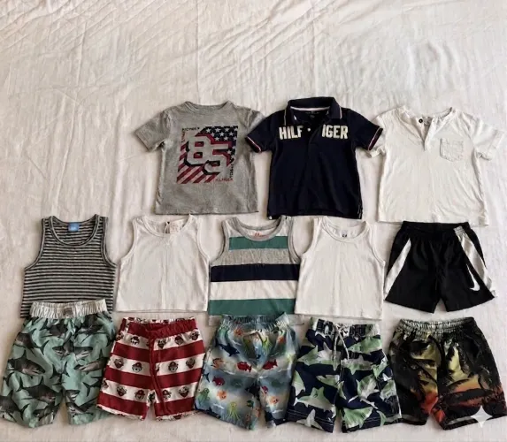 Lote 13 peças roupas e acessórios infantil: Tommy Hilfiger/Nike/Gap/H&M/Zara