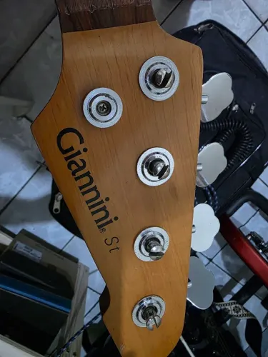 Tarraxas Baixo Giannini Jazz Bass ST Irmãos Horvath