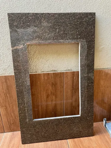 Pedra mármore com furo