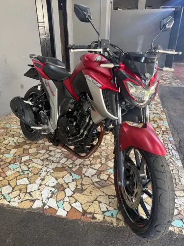 FZ 250 (VERMELHA SÉRIE ESPECIAL) FAZER 250