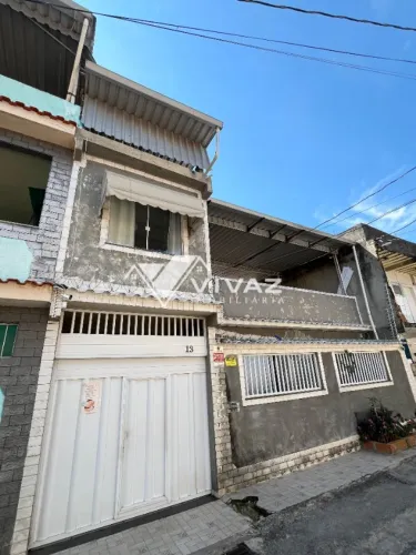 Excelente Casa de Vila com 03 Quartos Garagem e Terraço em Nilópolis