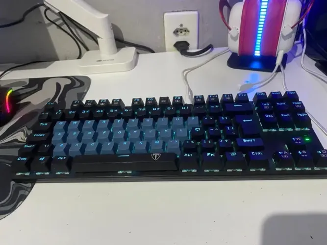 Teclado Mecanico - switch azul - estilo 75%