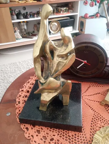 Escultura Assinada